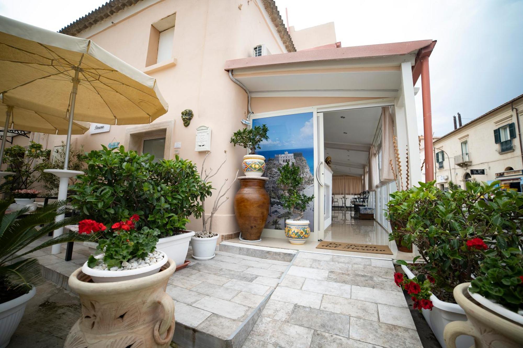 La Perla Del Tirreno Bed and Breakfast Tropea Eksteriør billede